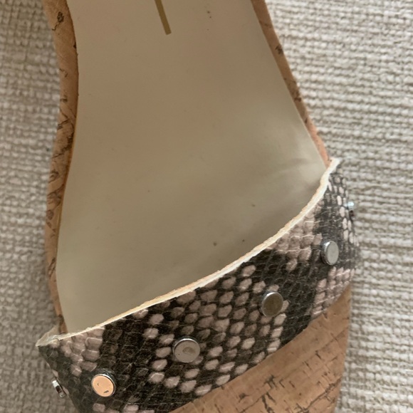 Dolce Vita snakeskin heels with silver buckle. Size 8.5. Heel is 3 “ - Picture 2 of 4